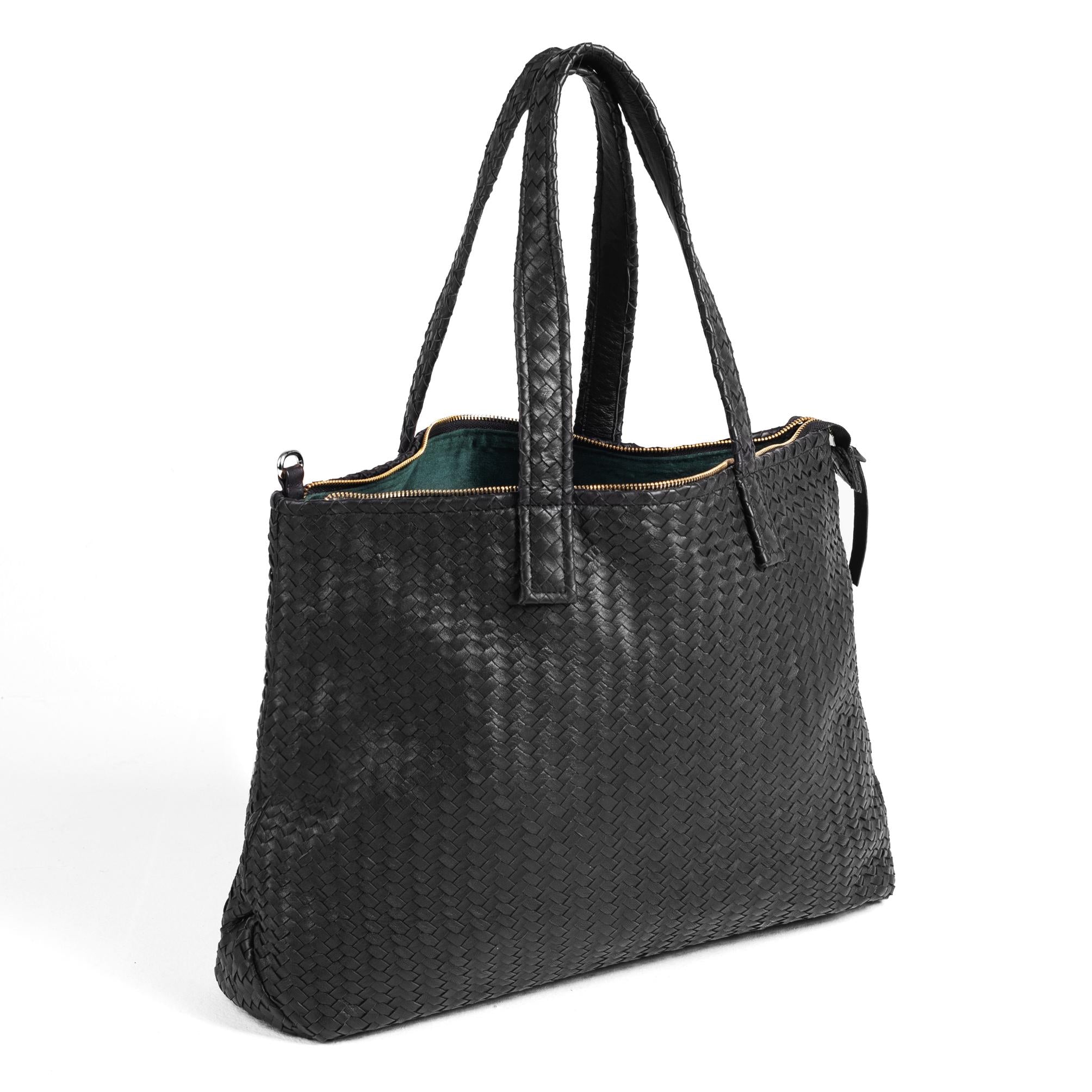black leather handbag for womens