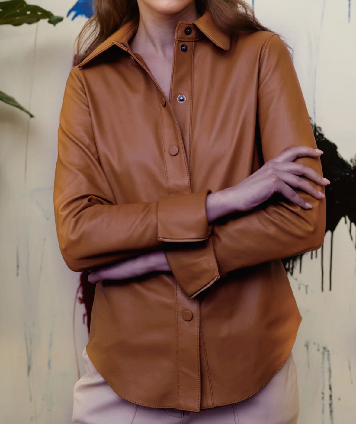 Casual Women’s Leather Shirt – Elegant and Relaxed Fit