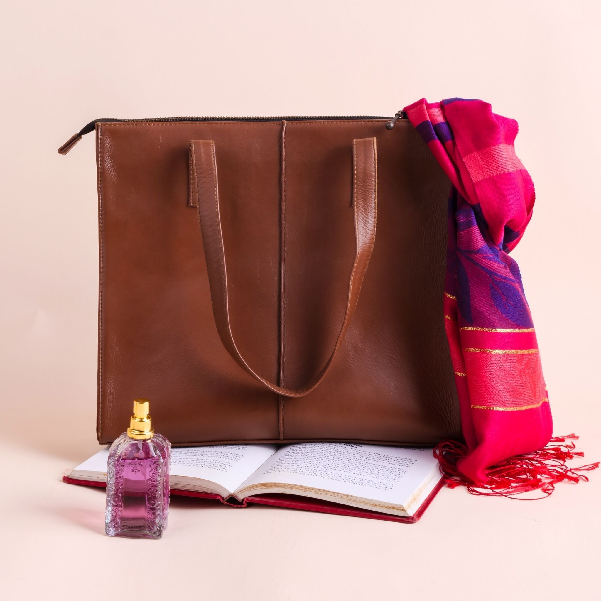 Everyday Womens Tan Brown Leather Zipper Tote Bag