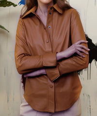 Casual Women’s Leather Shirt – Elegant and Relaxed Fit

